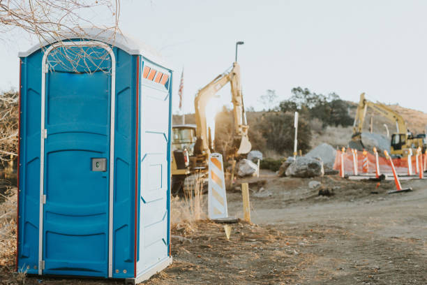 Best Portable restroom trailer rental  in Pelican Bay, FL