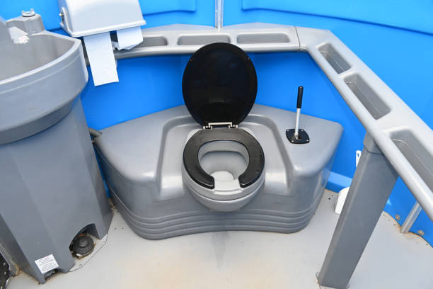 Best Portable bathroom rental  in Pelican Bay, FL